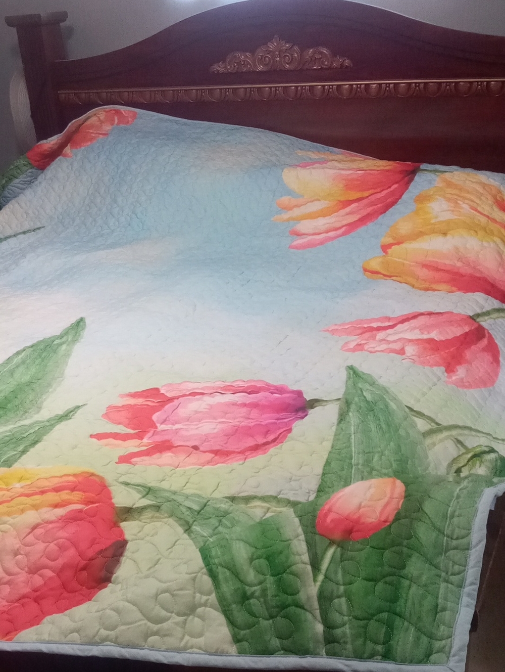 Floral Tulip Bedspread King Blue, Pink and Green Lightweight Quilted New - Picture 2 of 4